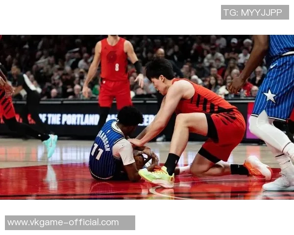 老大肘姚明引发热议NBA赛场上的激烈碰撞与体育精神的碰撞