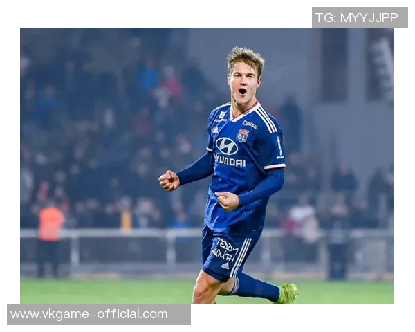 国王杯精彩瞬间里昂逆转莱比锡全场沸腾转会传闻再起